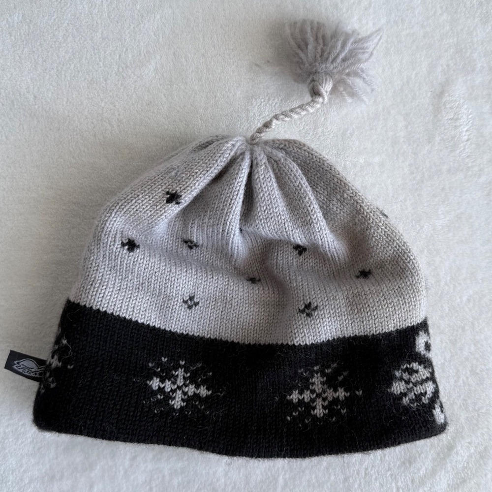 Turtle Fur Beanie Hat with Tassle Gray Black Wool Yarn‎ Fleece Lining Gorpe